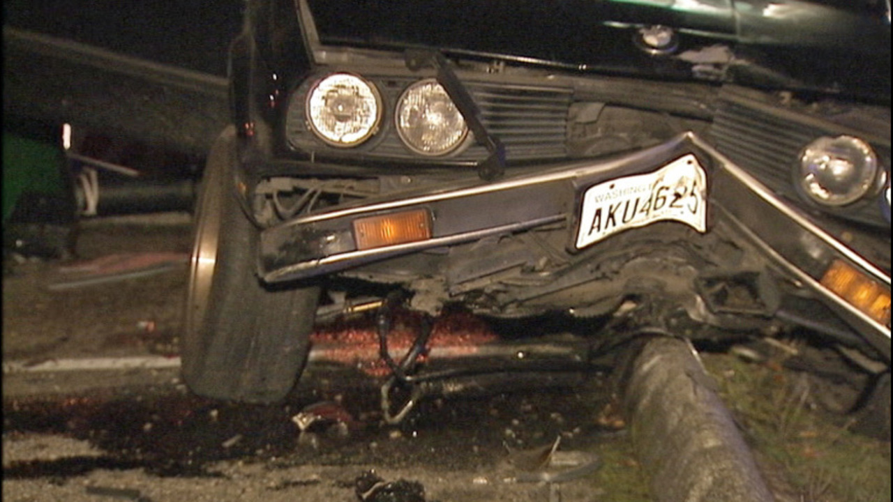 Photos Car Crashes Into Sign During Chase Kiro Tv Sitecallletter Atlanta Photos Car Crashes Into Sign During Chase