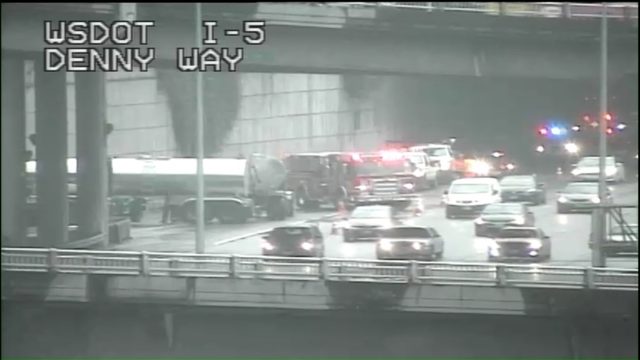 (속보) 5번 고속도로 북단 사고로 교통 통제